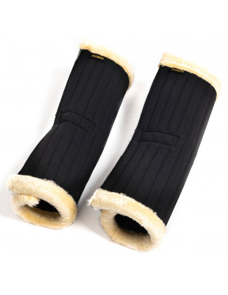 Benpaddar med luddkant